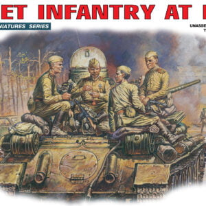 Soviet Infantry at Rest  (4 Figs.)